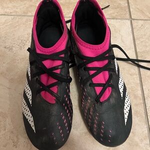 Adidas girls soccer shoes 5.5